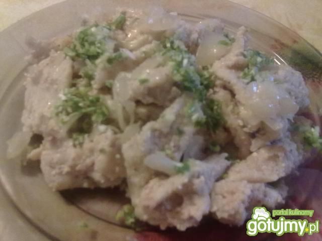 Kluski zapiekane z żółtym serem Kluski zapiekane z żółtym serem