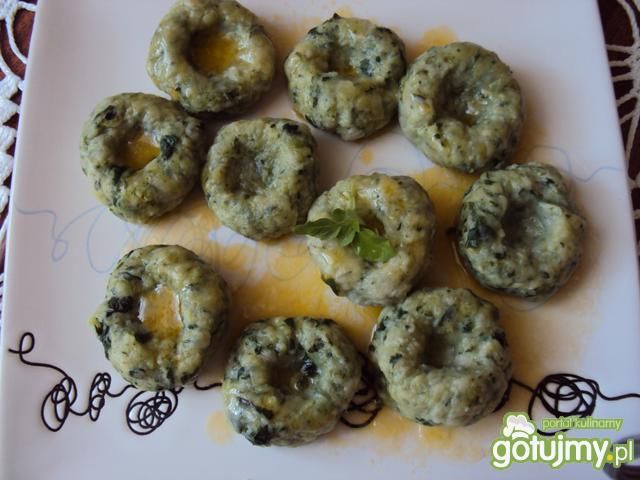 Kluski ze szpinakiem i fetą Kluski ze szpinakiem i fetą