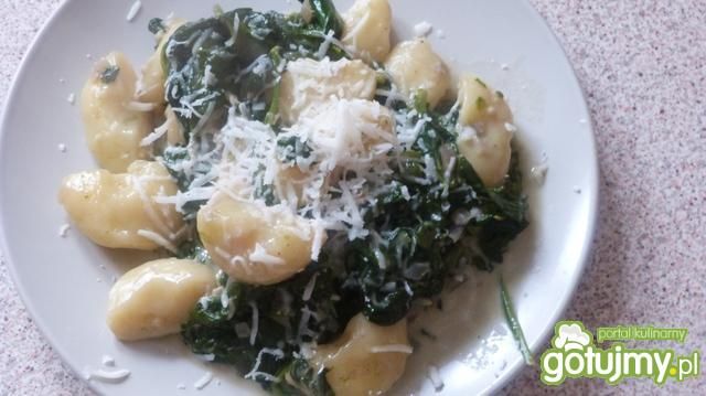 Kluski ze szpinakiem i gorgonzolą