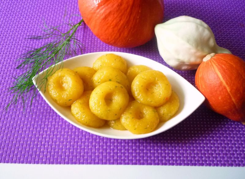 Kluski ziemniaczane z dynią i koperkiem