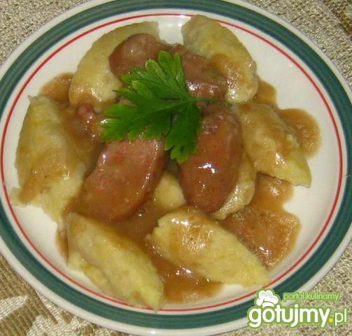 Kluski ziemniaczane z sosem Kluski ziemniaczane z sosem