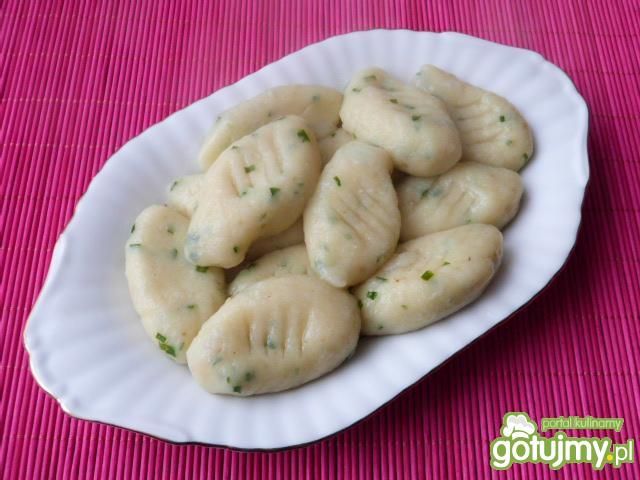 Kluski ziemniaczane ze szczypiorkiem