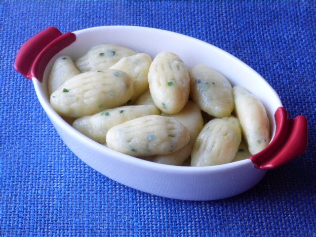 Kluski ziemniaczane ze szczypiorkiem