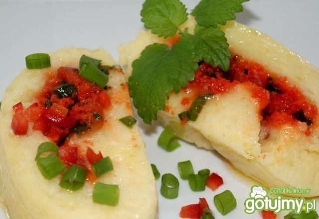 Knedel ziemniaczany z farszem rybnym 