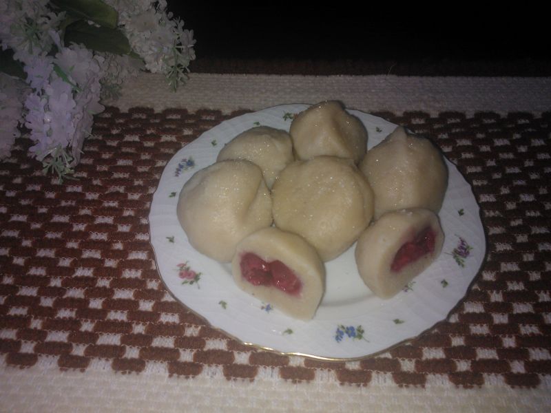 Knedele z wiśniami Knedele z wiśniami