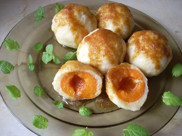 Knedle serowe z morelkami Knedle serowe z morelkami