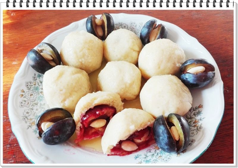 Knedle śliwkowe Eli z niespodzianką