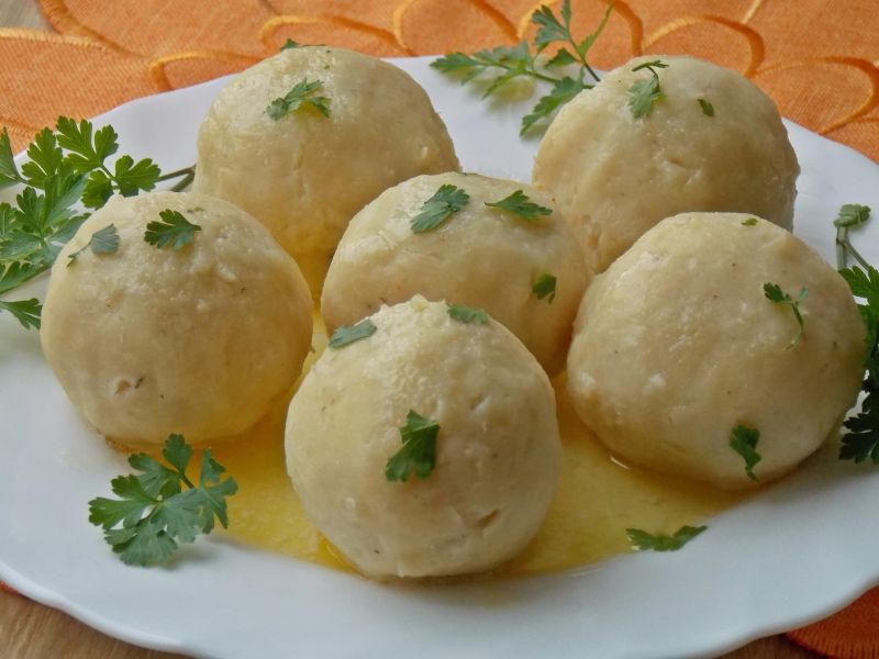 Knedle z fasoli ze szpinakiem i wędzonym twarogiem Knedle z fasoli ze szpinakiem i wędzonym twarogiem