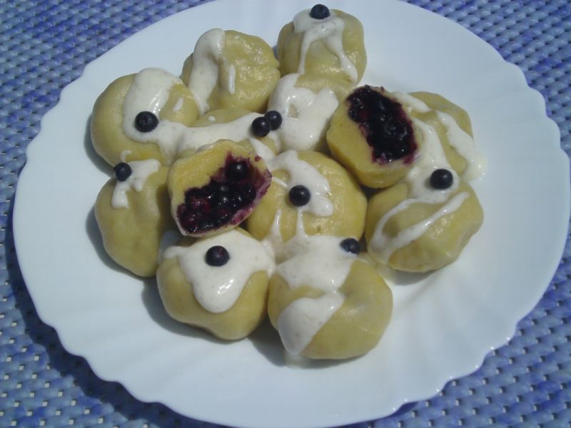 Knedle z jagodami Knedle z jagodami