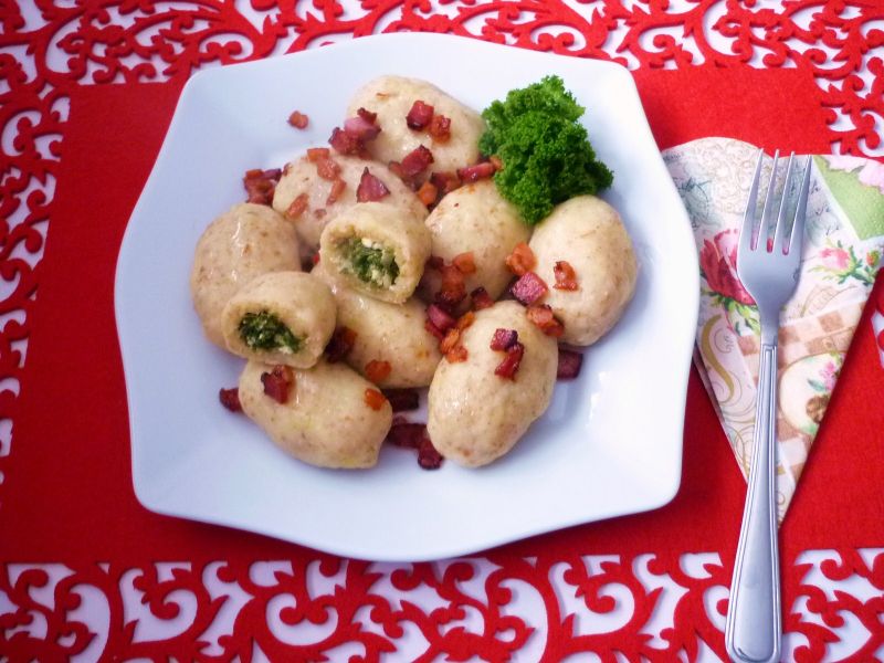 Knedle z jarmużem i serem feta Knedle z jarmużem i serem feta