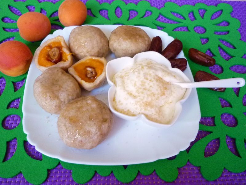 Knedle z morelami i daktylami