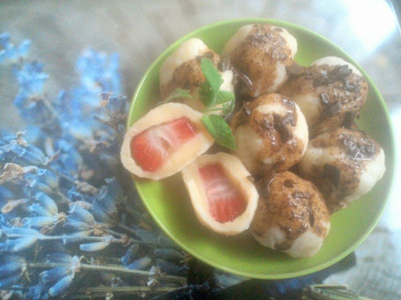 Knedle z truskawkami