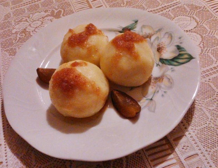 Knedle ze śliwkami
