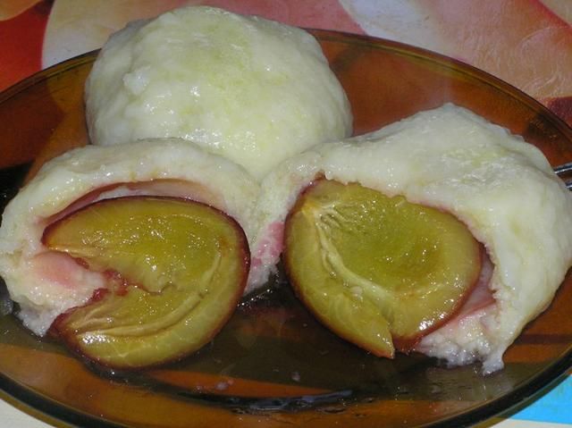 Knedle ze śliwkami