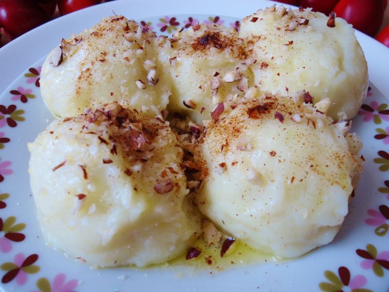 Knedle ze  śliwkami i orzechami Knedle ze  śliwkami i orzechami