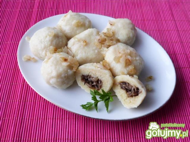 Knedle ziemniaczane z pieczarkami