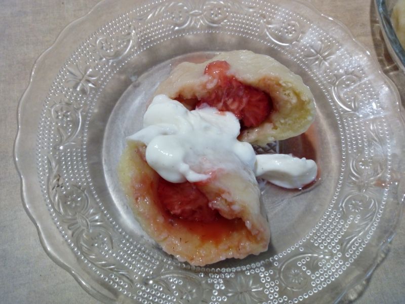 Knedle ziemniaczane z truskawkami