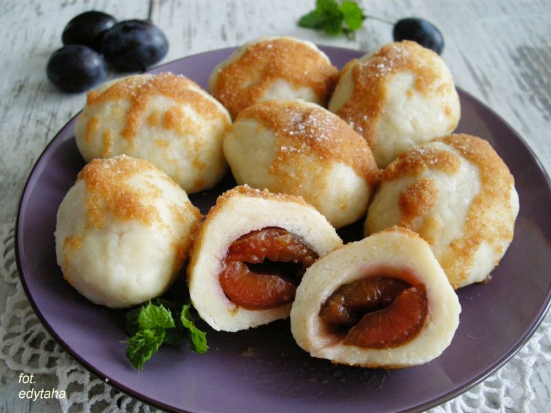 Knedle ziemniaczane z węgierkami