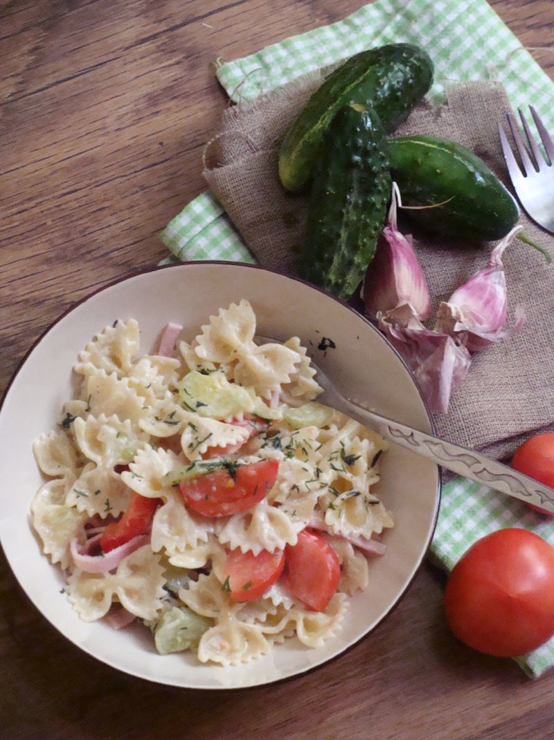 Kokardki w ogórkowym sosie Kokardki w ogórkowym sosie