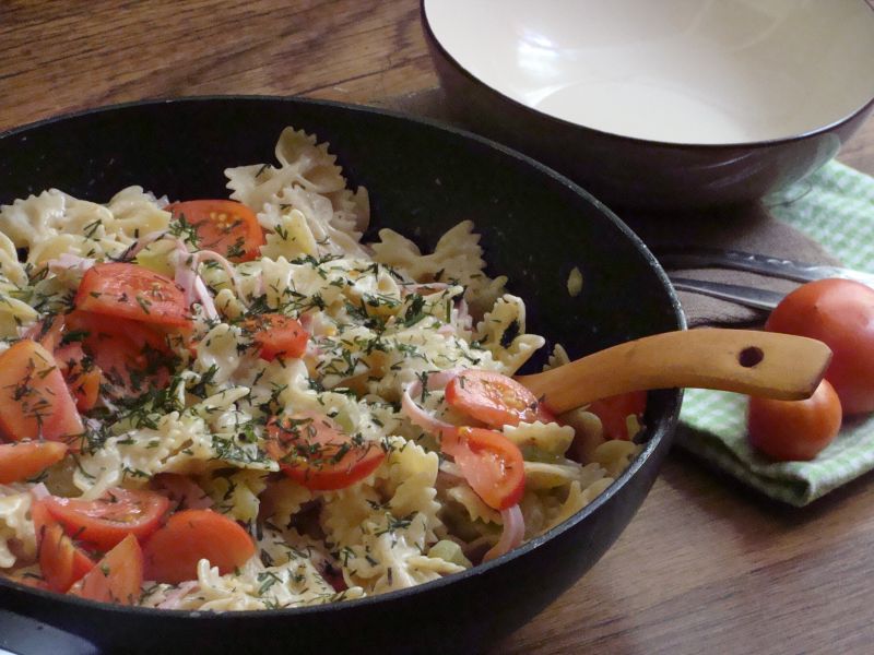 Kokardki w ogórkowym sosie Kokardki w ogórkowym sosie