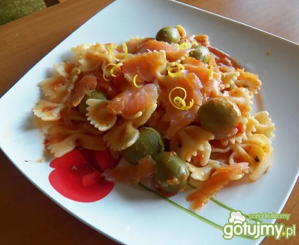 Kokardki z łososiem Kokardki z łososiem