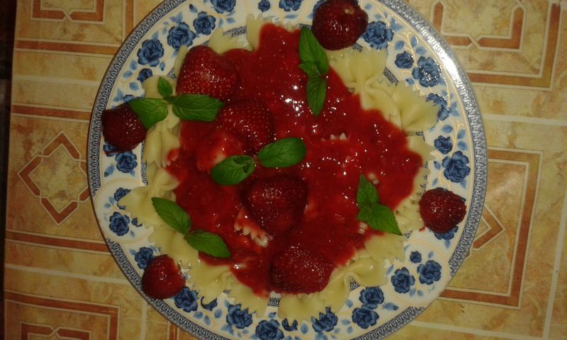 Kokardki z musem truskawkowym