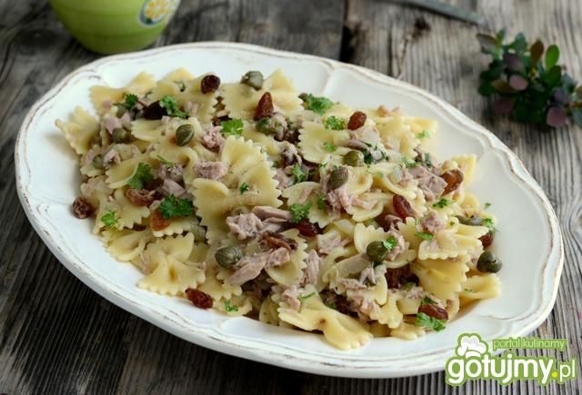 Kokardki z tuńczykiem i kaparami Kokardki z tuńczykiem i kaparami