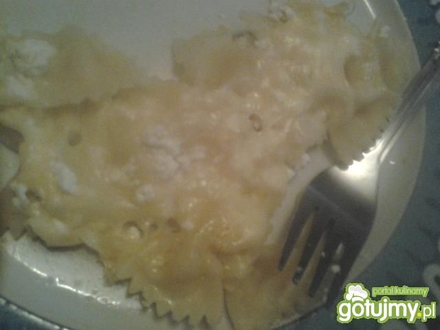 Kokardki z twarogiem zapiekane serem