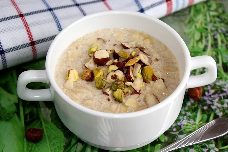 Kokosowa kaszka owsiana z orzechami Kokosowa kaszka owsiana z orzechami