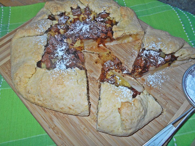 Kokosowa tarta rustykalna z ananasem i czekoladą