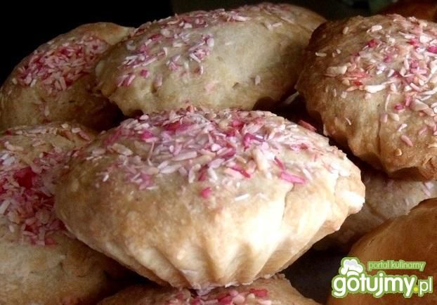 Kokosowe babeczki drożdżowe