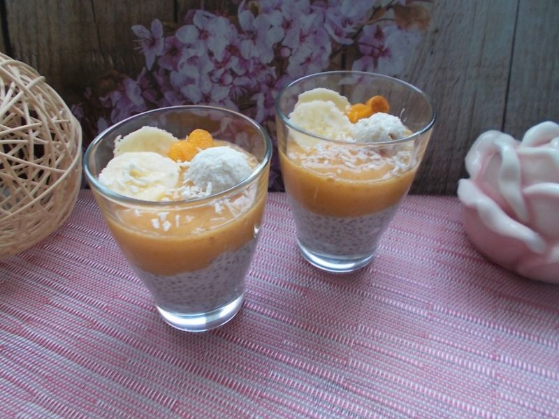 Kokosowe chia z musem owocowym Kokosowe chia z musem owocowym