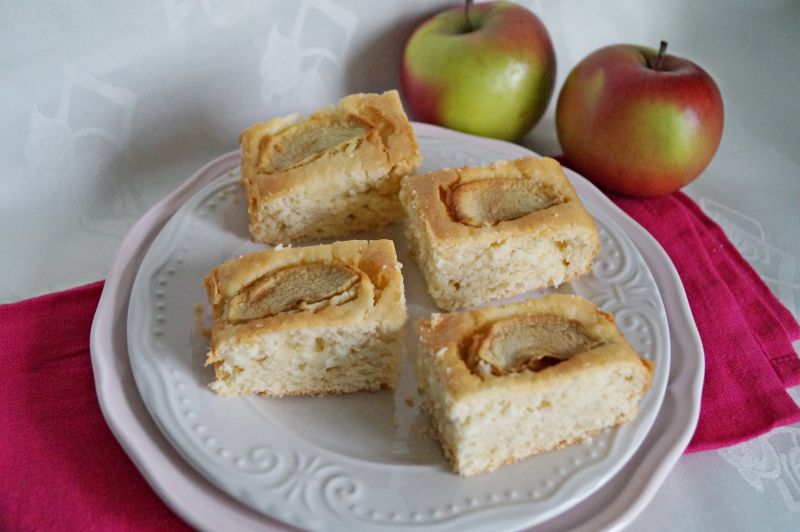 Kokosowe ciasto z jabłkami