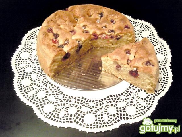 Kokosowe ciasto z malinami i jeżynami