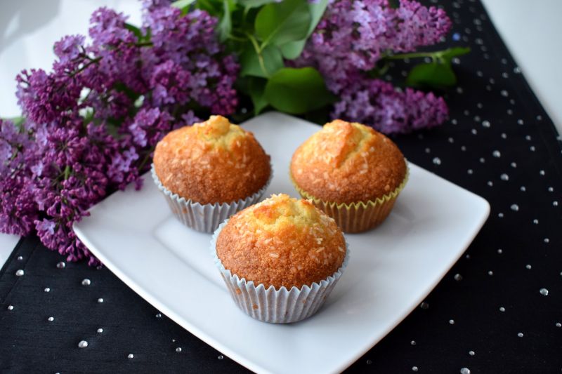 Kokosowe muffinki z kaszą manną Kokosowe muffinki z kaszą manną