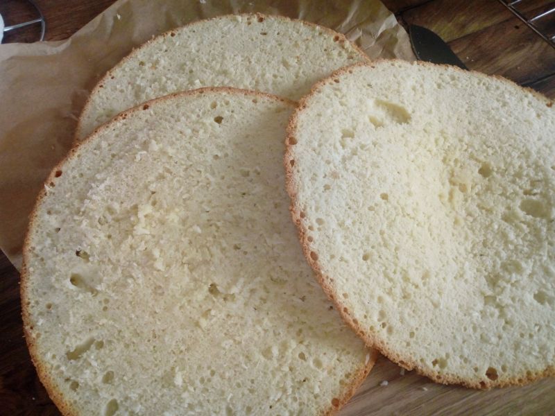 Kokosowy biszkopt z białek Kokosowy biszkopt z białek