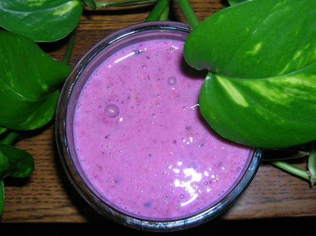 koktail z maślanki i owoców