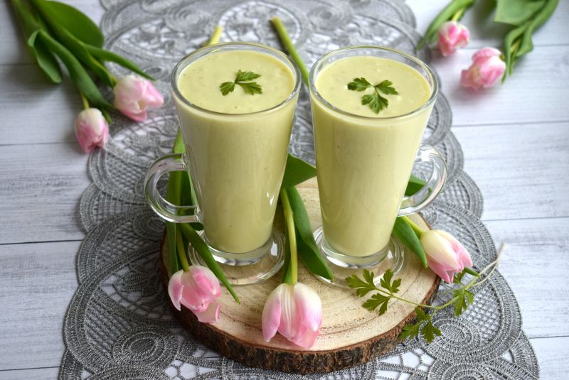 Koktajl ananasowy z awokado i bananem Koktajl ananasowy z awokado i bananem