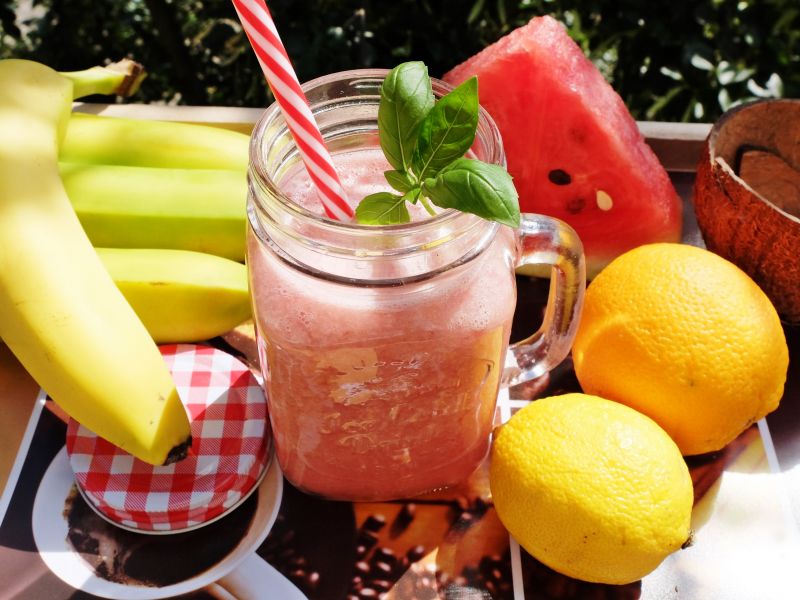 Koktajl arbuzowo-bananowo-kokosowy z cytrusami Koktajl arbuzowo-bananowo-kokosowy z cytrusami