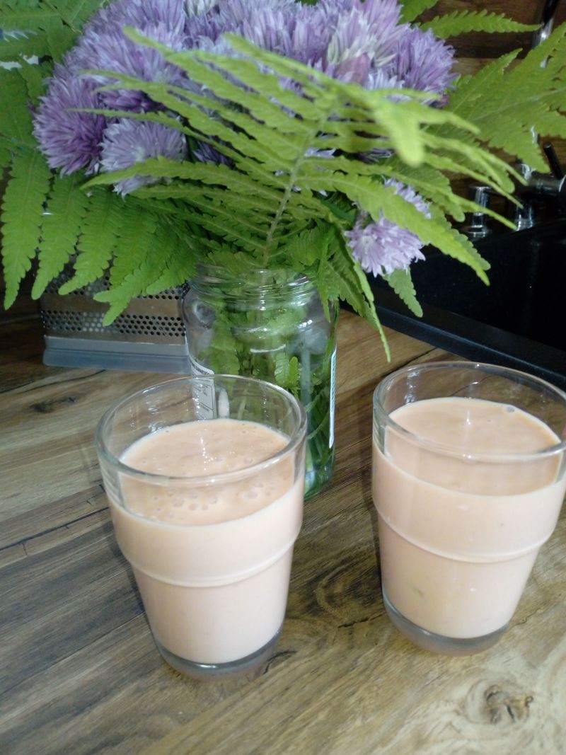 Koktajl banan-arbuz-brzoskwinia-ciasteczka Koktajl banan-arbuz-brzoskwinia-ciasteczka