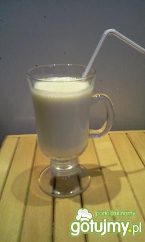 Koktajl bananowo-advokatowy