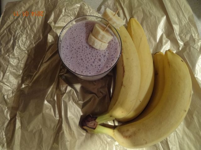 Koktajl bananowo - borówkowy Koktajl bananowo - borówkowy