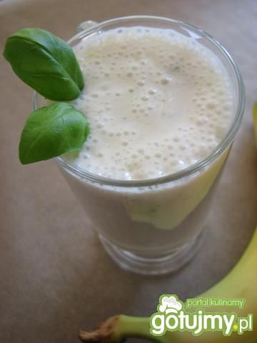 Koktajl bananowo-cytrynowo-bazyliowy Koktajl bananowo-cytrynowo-bazyliowy