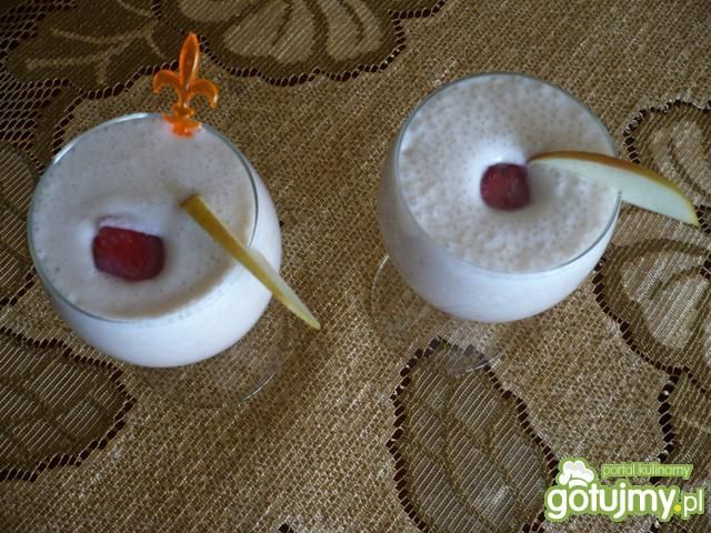 koktajl bananowo-jabłkowo-truskawkowy koktajl bananowo-jabłkowo-truskawkowy