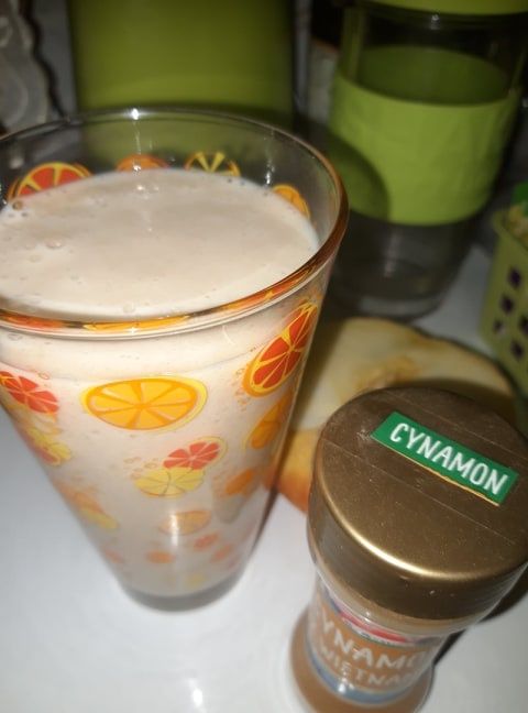 Koktajl bananowo - jabłkowy z cynamonem