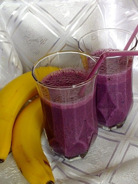 Koktajl bananowo - jagodowy Koktajl bananowo - jagodowy