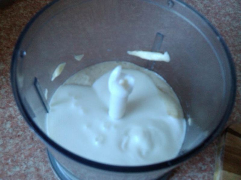 Koktajl bananowo jogurtowy z musem z kiwi 