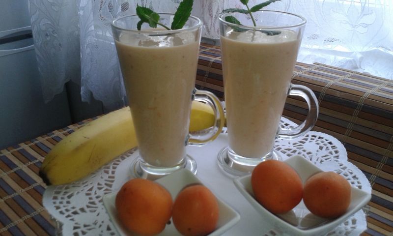 Koktajl bananowo - morelowy