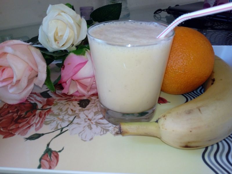 Koktajl bananowo - pomarańczowy Koktajl bananowo - pomarańczowy