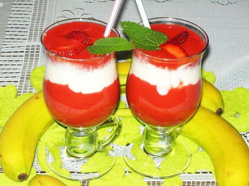 Koktajl bananowo truskawkowy Koktajl bananowo truskawkowy